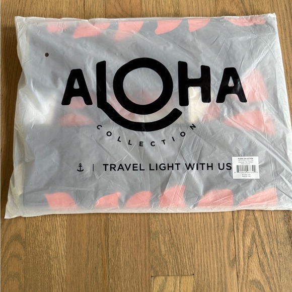 ALOHA Collection Day Tripper Appliqué Tote & Small Pouch - Picture 6 of 12